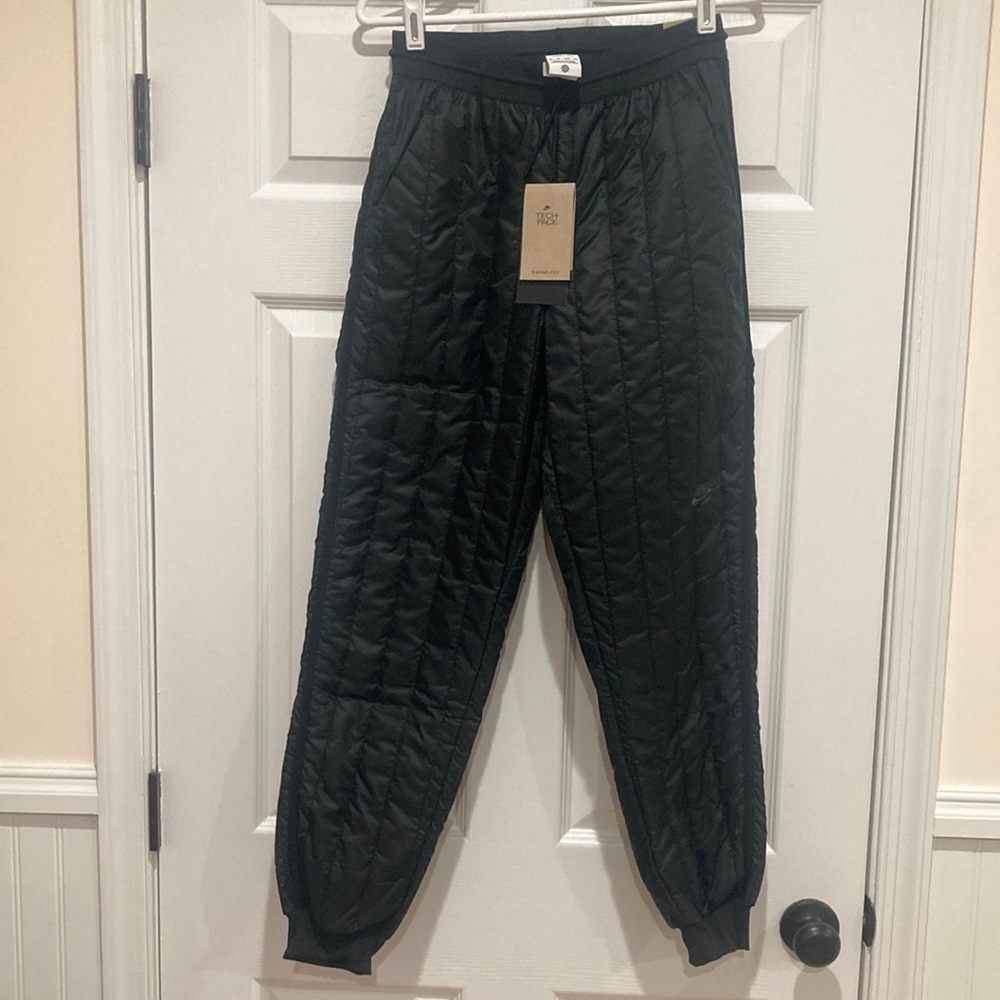 Nike Sportswear Therma-FIT Tech Pack
Men's Winterized Pants